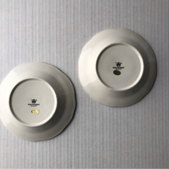 Set Of 2 Pfaltzgraff “Snow Village” Cups And Saucers 10 1/2 Oz. - Picture 5 of 11